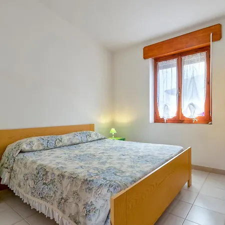 Brezza Marina Lu Bagnu Apartamento *