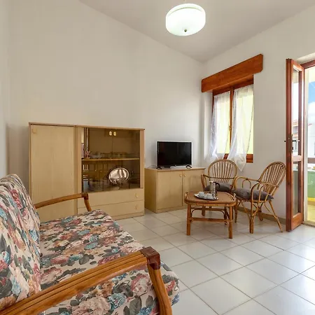 Brezza Marina Lu Bagnu Apartment *