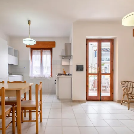 Brezza Marina Lu Bagnu Apartment *