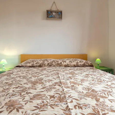 Brezza Marina Lu Bagnu Apartment *