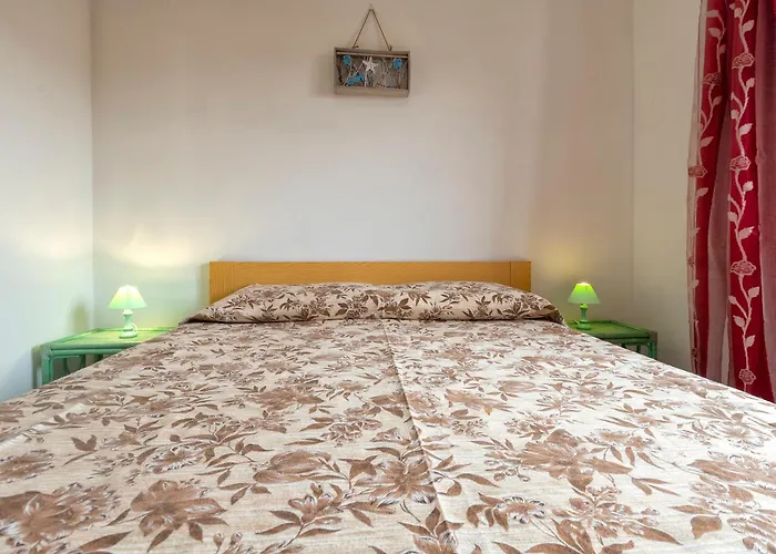 Brezza Marina Lu Bagnu Apartamento *