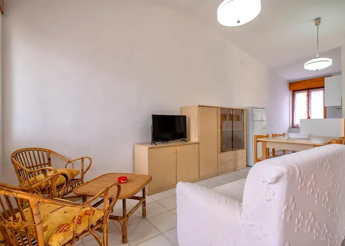 Brezza Marina Lu Bagnu Apartamento *